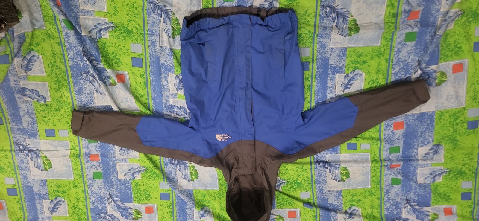 Продам куртку THE NORTH FACE