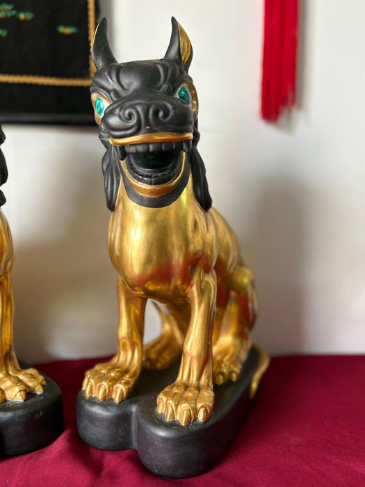 Cães Foo imponentes