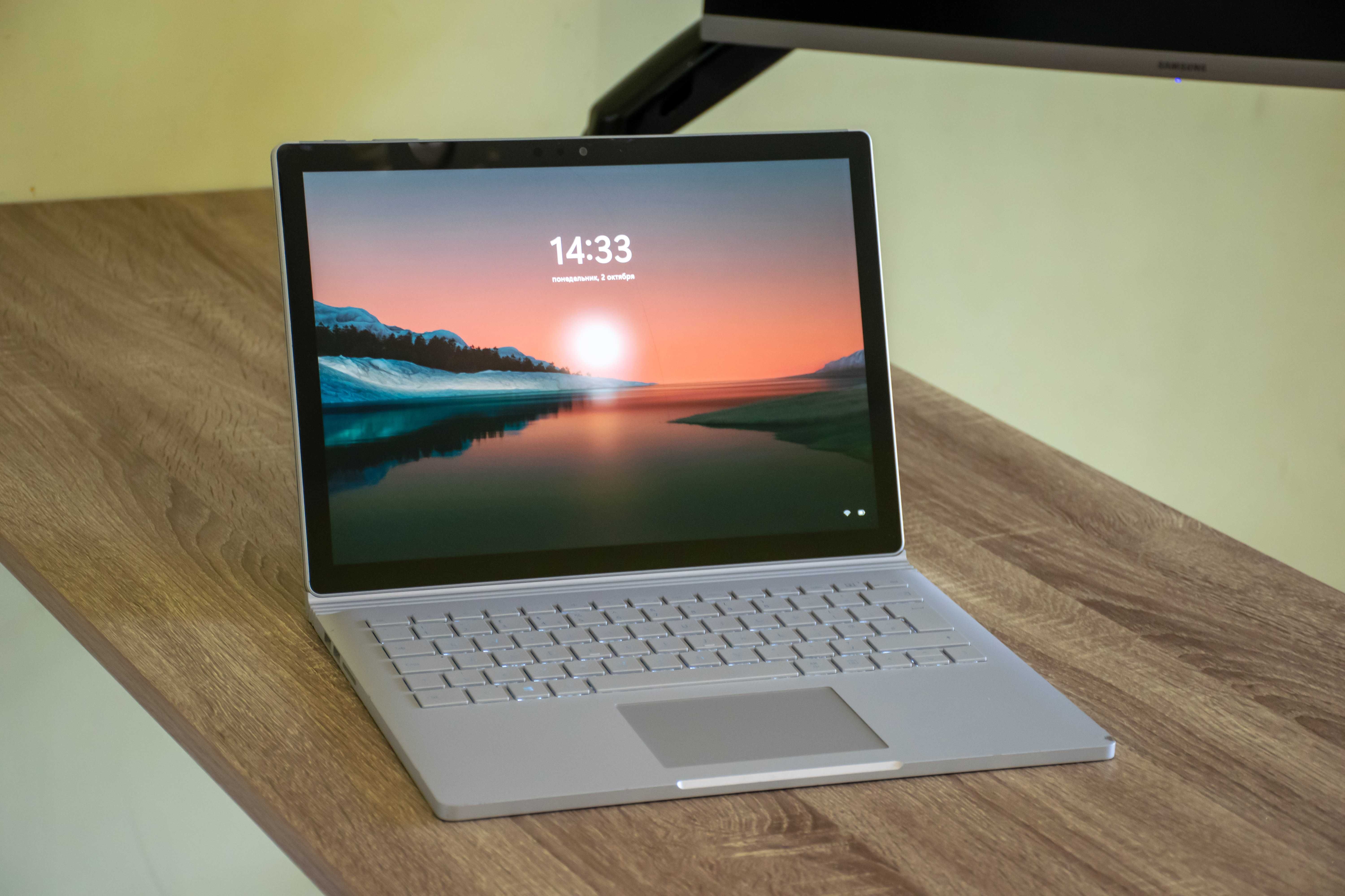 Microsoft Surface Book 2 - 13.5" i7-8650U | GTX 1050 | 16/512Gb SSD