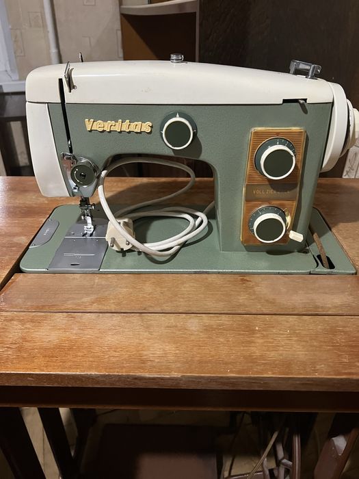 Швейна машина Veritas