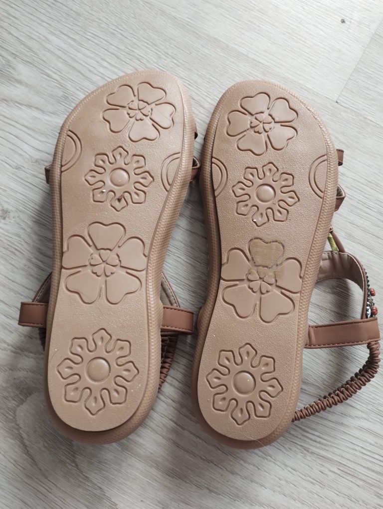 Nowe sandały boho