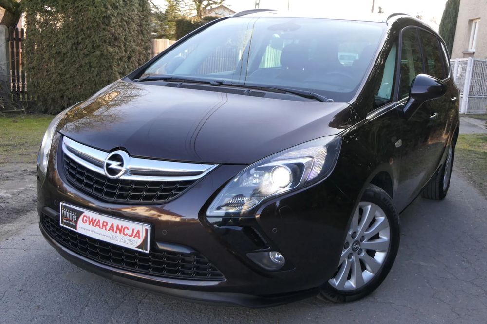 Opel Zafira ASO 165KM COSMO idealna zarejestrowana gwarancja