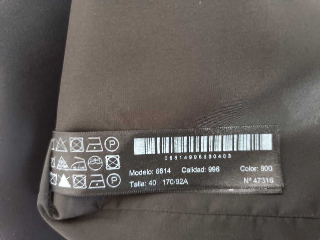 Sukienka ze złotym łańcuszkiem Mała czarna Massimo Dutti 38