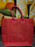 Czerwona torba Clarins
