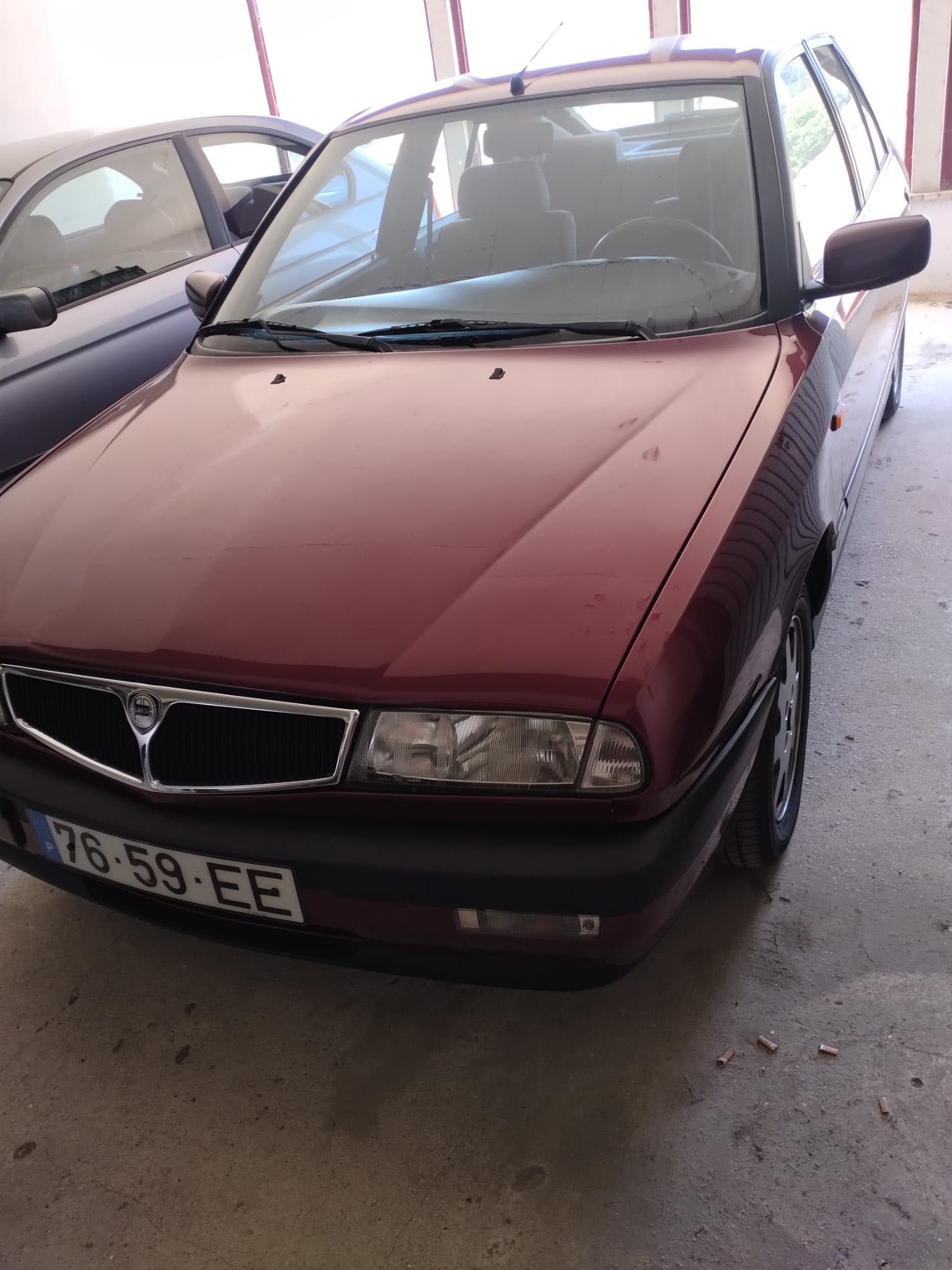Lancia Delta com apenas 49.000Kms