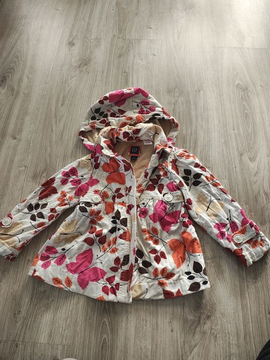 Płaszczyk jesienny dla dziewczynki 5 lat