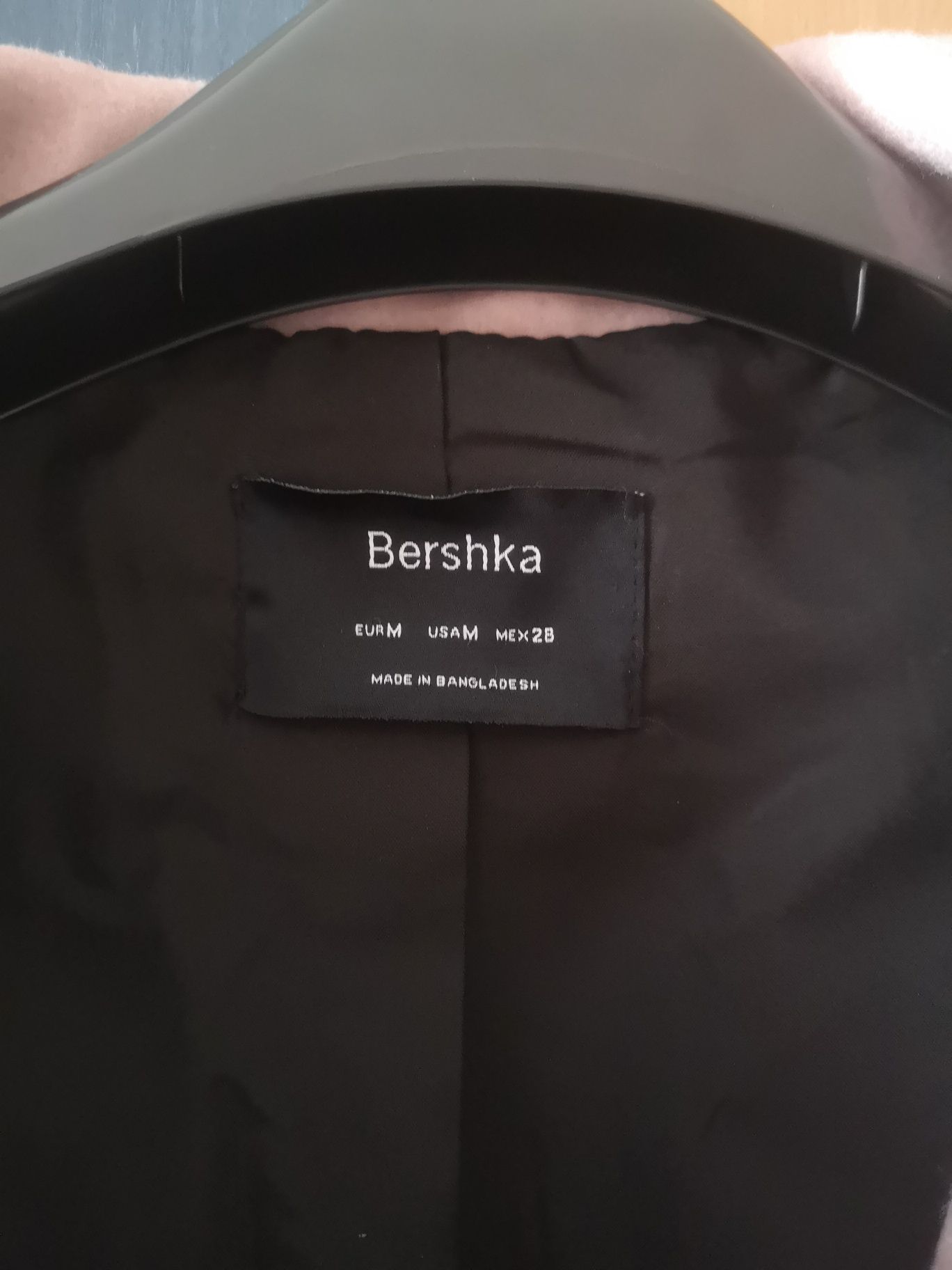 Nowy płaszcz Bershka, rozm M