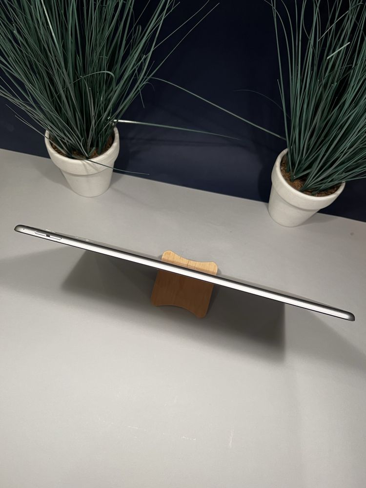 iPad Pro 12.9 32 gb Wifi Space Gray ідеал з гарантією АКБ 90