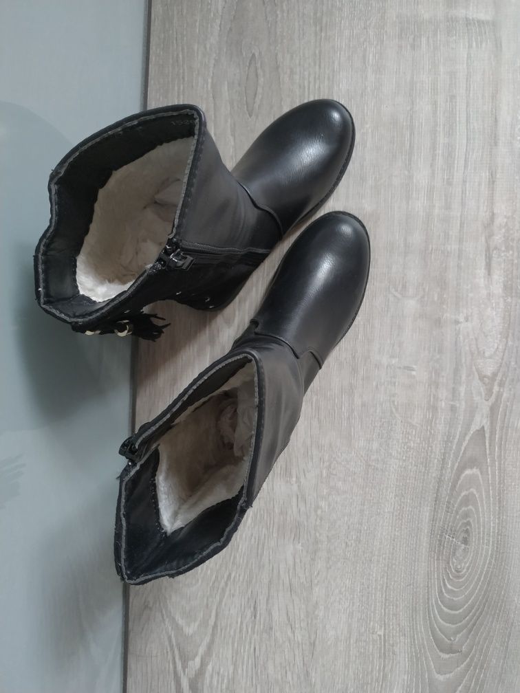 Botas cano alto quentinhas t 28 menina