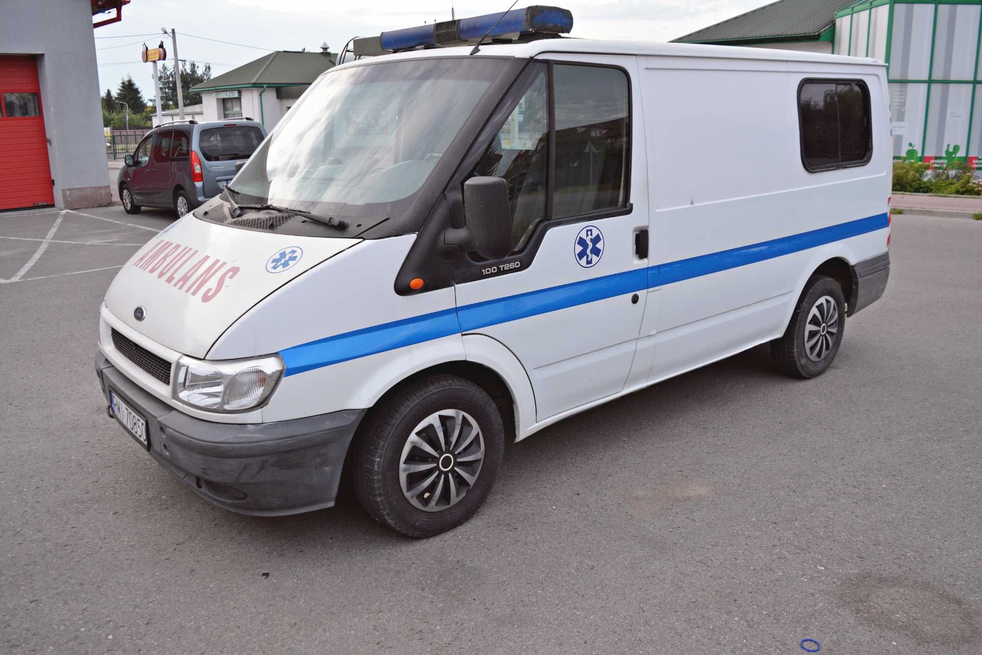 Ford Transit karetka sanitarna pojazd specjalny