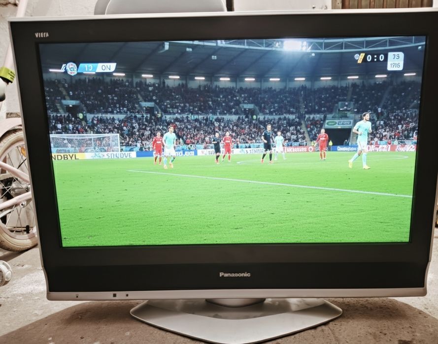 Tv LCD Panasonic Viera 32 całe. Dekoder DVB-T2 Hevc. Piloty.