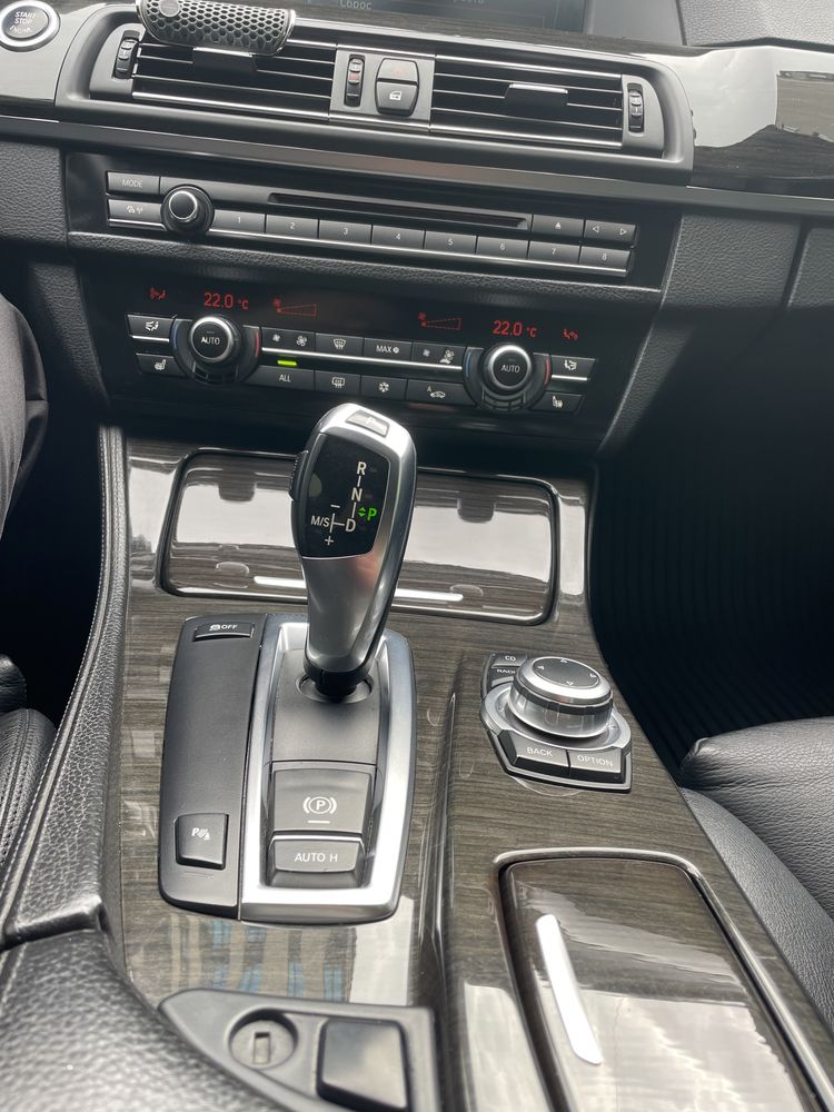 BMW-5 F10 523I.