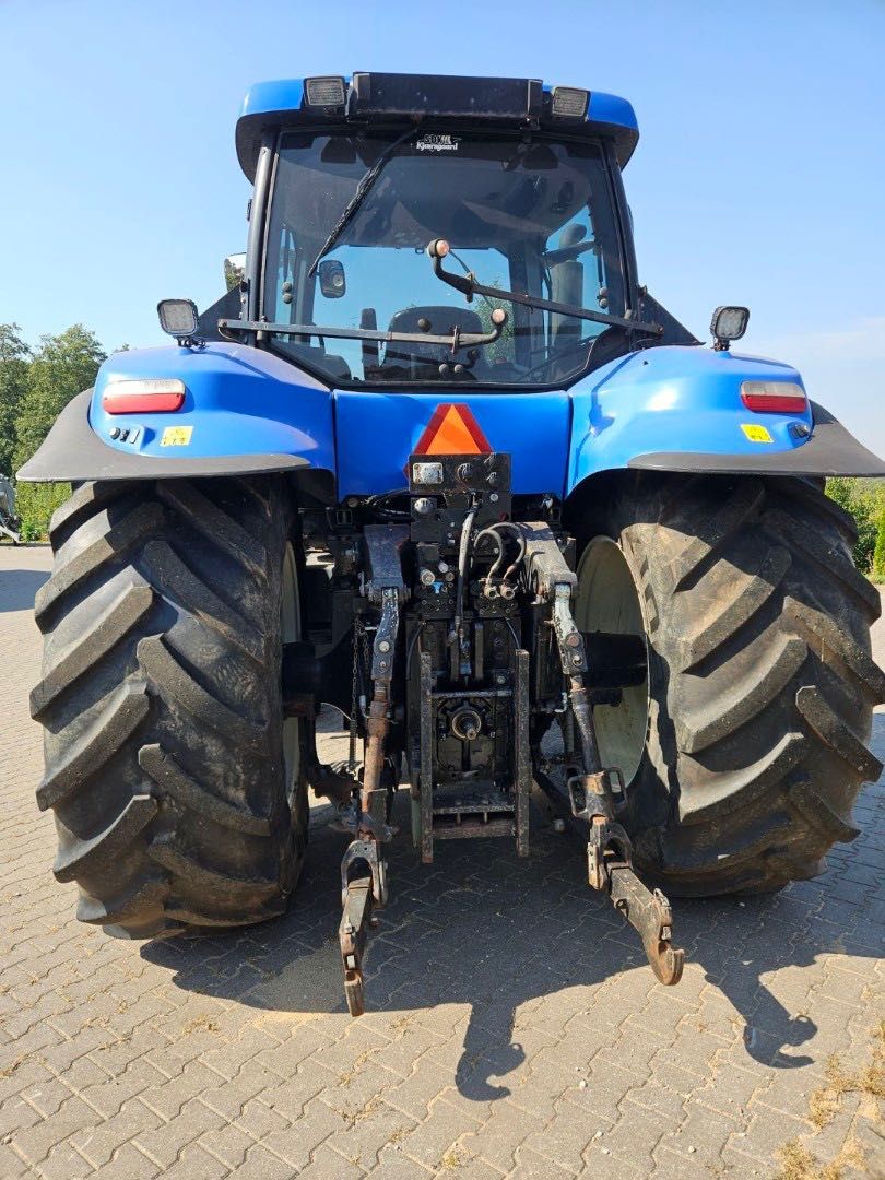 Ciągnik rolniczy New Holland T8050