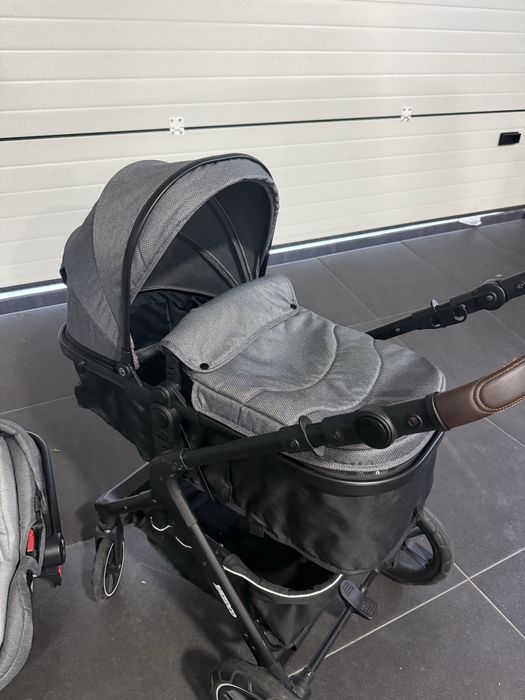 Carrinho bebe usado
