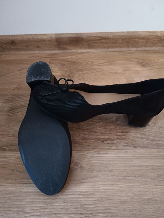 Sprzedam buty damskie czółenka rozm. 38