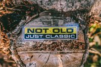 Autocolante para Carro (Not Old Just Classic) | NOVO