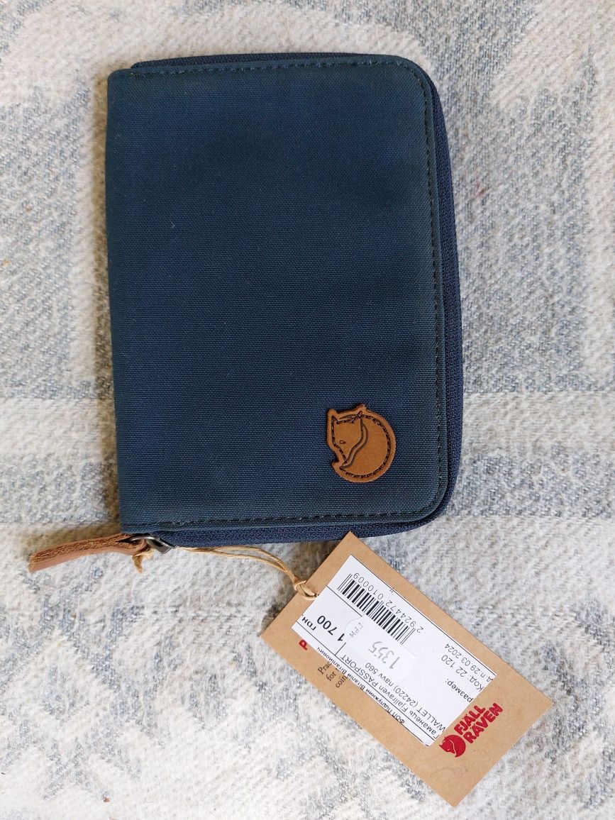 Продам Fjallraven  passport wallet кошелек