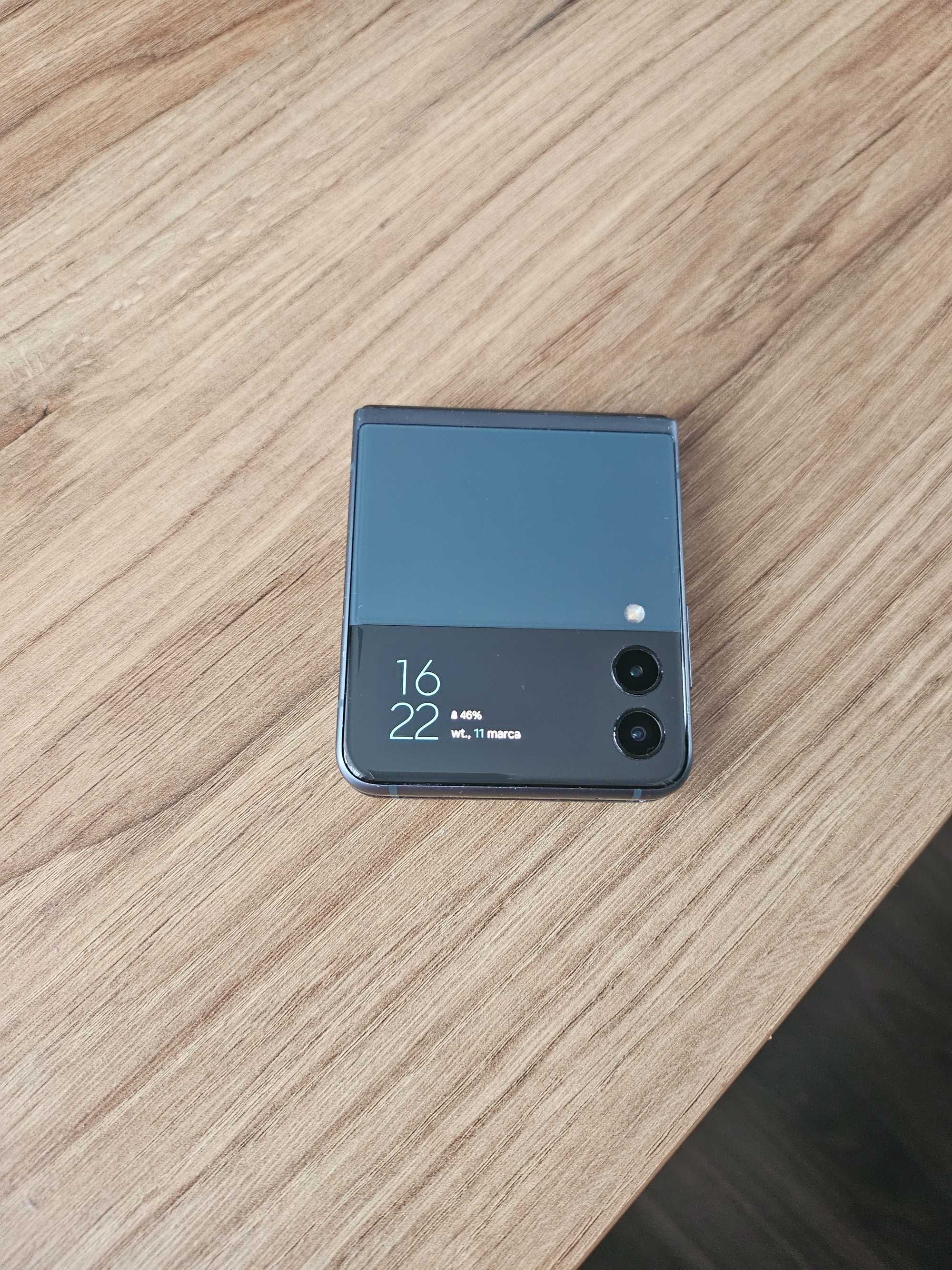Samsung Galaxy Z Flip3