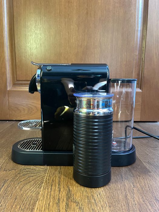 Kapsułkowy ekspres do kawy Nespresso Citiz&Milk (czarny)