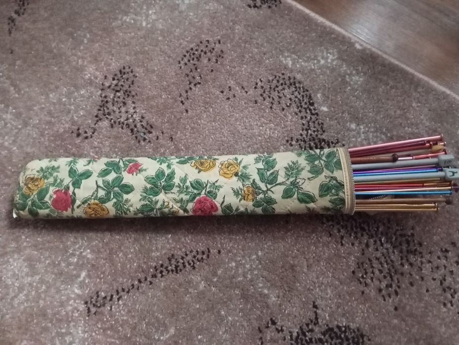 В'язальні шпиці — набір для рукоділля 

Продаю великий набір металев