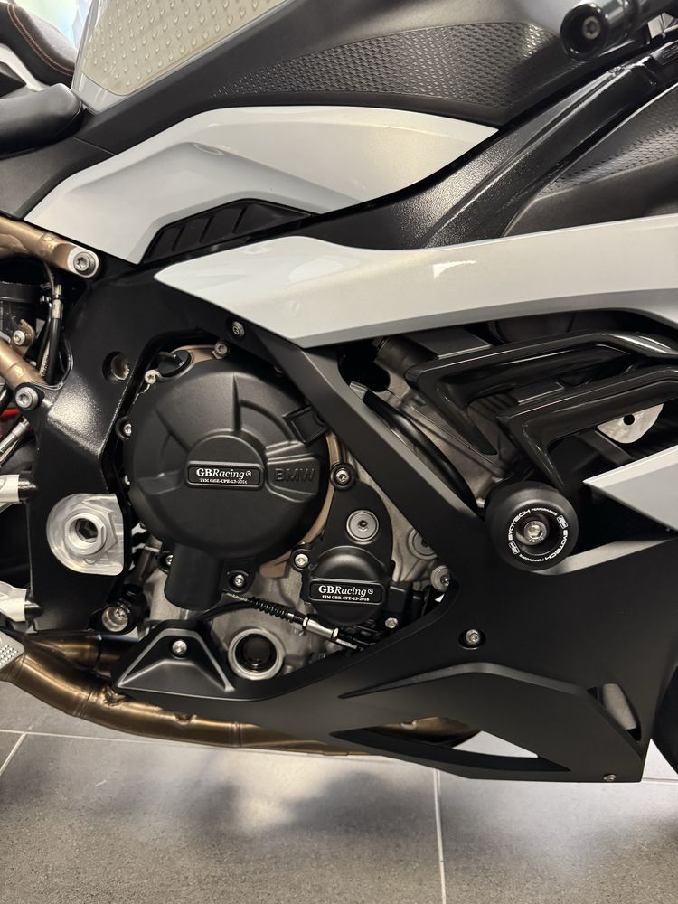 Bmw S1000RR akrapovic