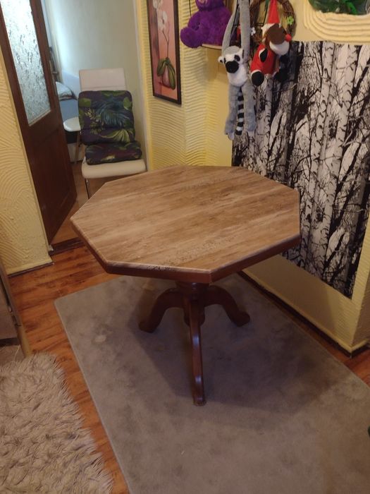 Stół (3 nogi) na sprzedaż