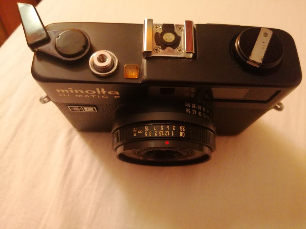 Máquina fotográfica antiga Minolta.