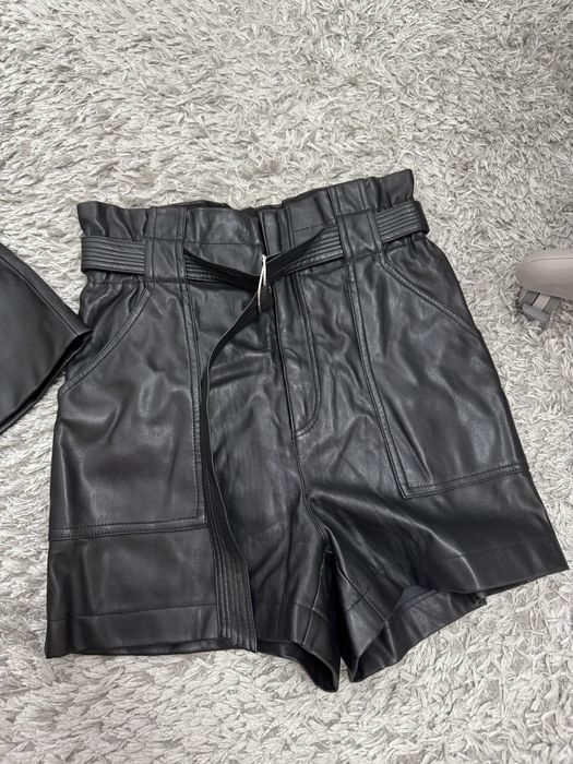 Кожані шорти Zara