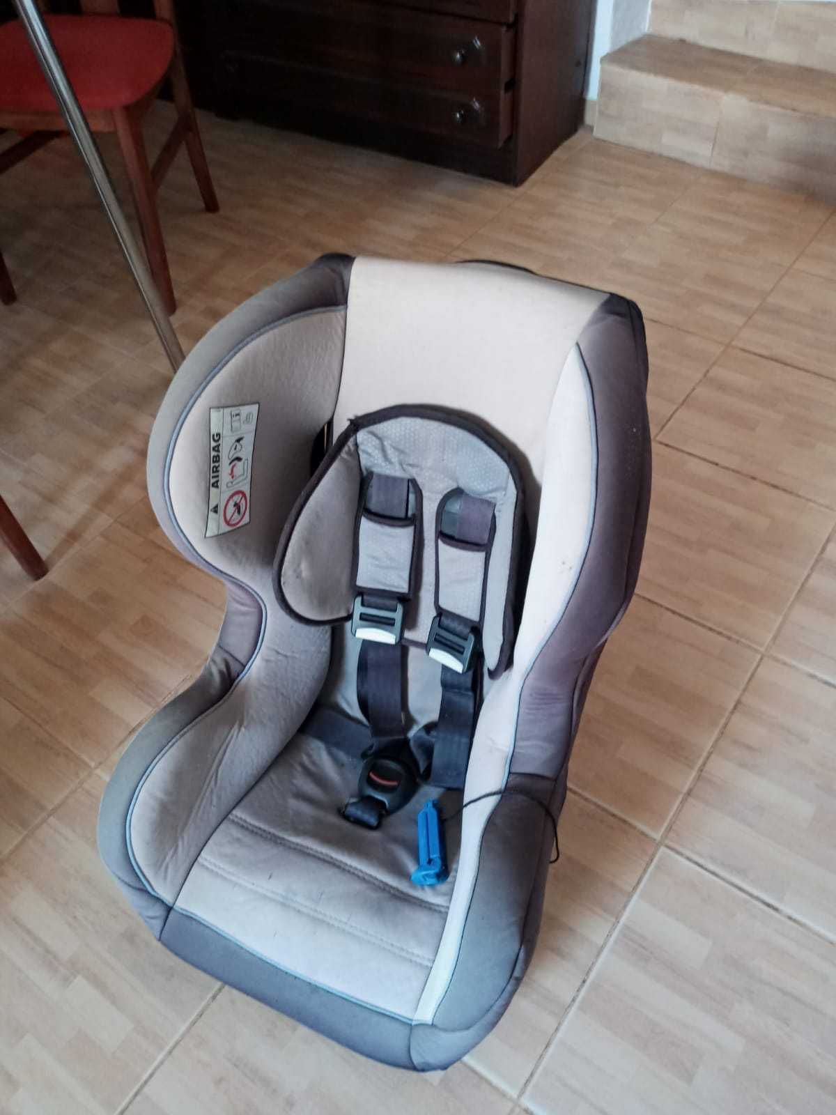 Cadeira auto em bom estado