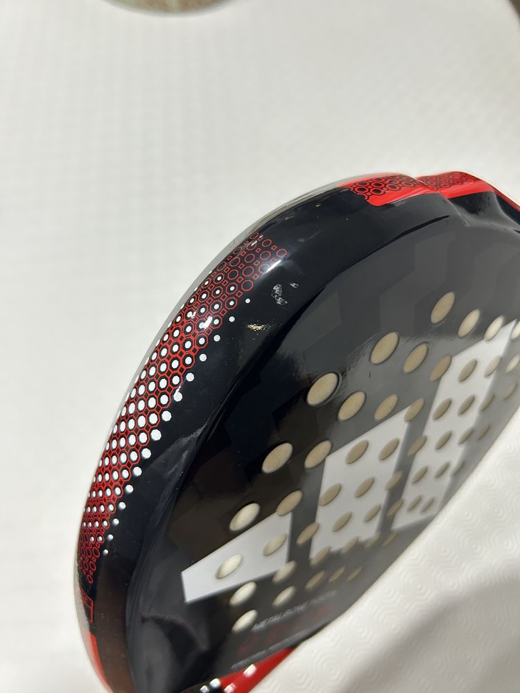 Raquete de padal e saco de raquete de padel