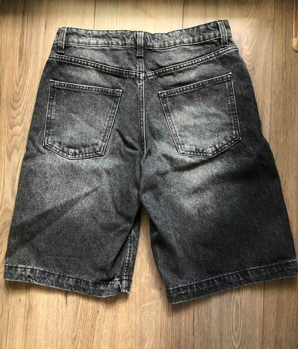 Чорні шорти bershka baggy