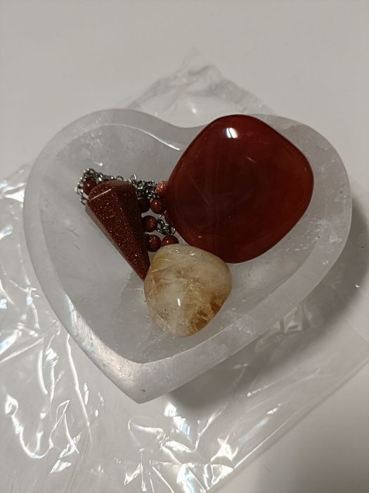 Taça Coração de Selenita 10x9cm