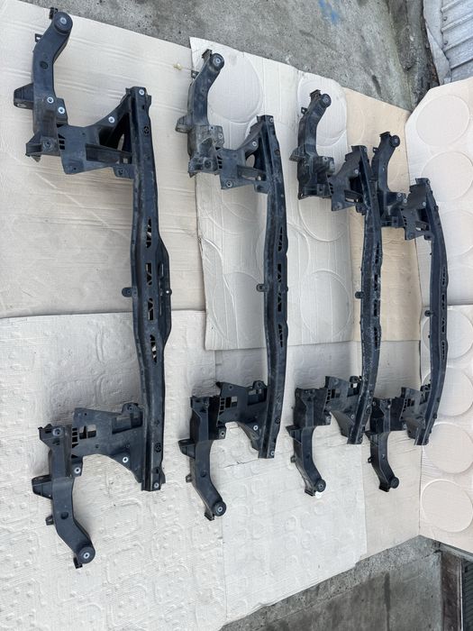 Передня панель ( телевізор) на Mercedes-Benz VITO W639.