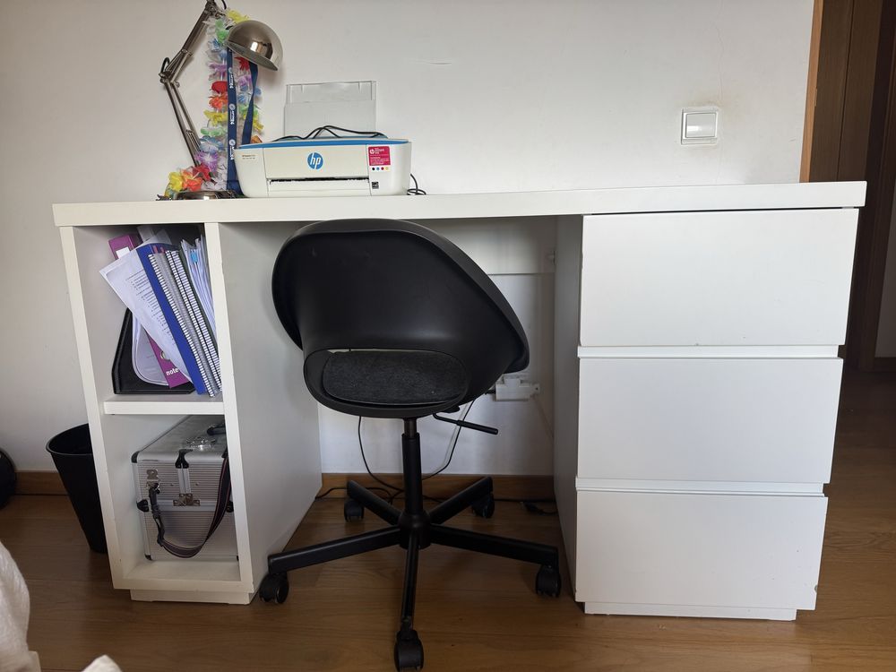 Secretaria com arrumação