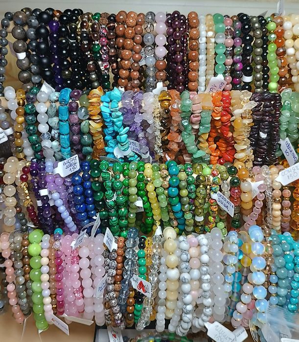 Браслети з натурального каменю