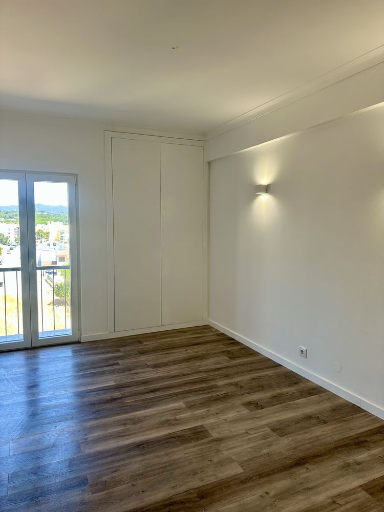 T2 Cascais c/ 2wc, vista e elevador RENOVADO