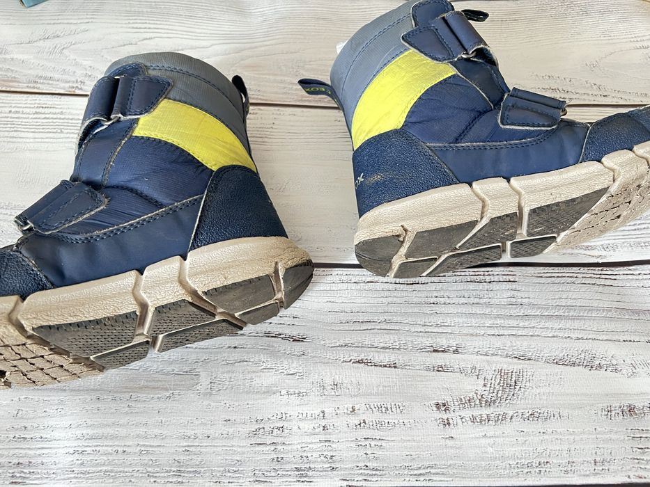 Продам ботинки Geox 33 размер