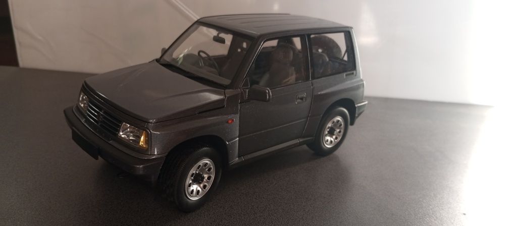 1:18 модель Suzuki Jimmi , Vitara