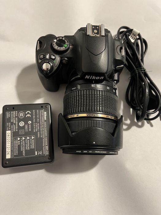 Rezerwowany Nikon D60 ładny oryginał, body i ladowarka z baterją