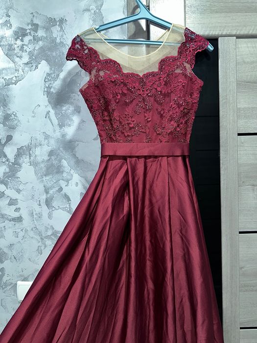 Святкова вечірня сукня