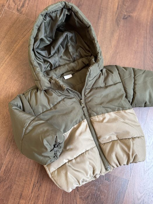 Lekka kurteczka z odpinanym kapturem roz 74