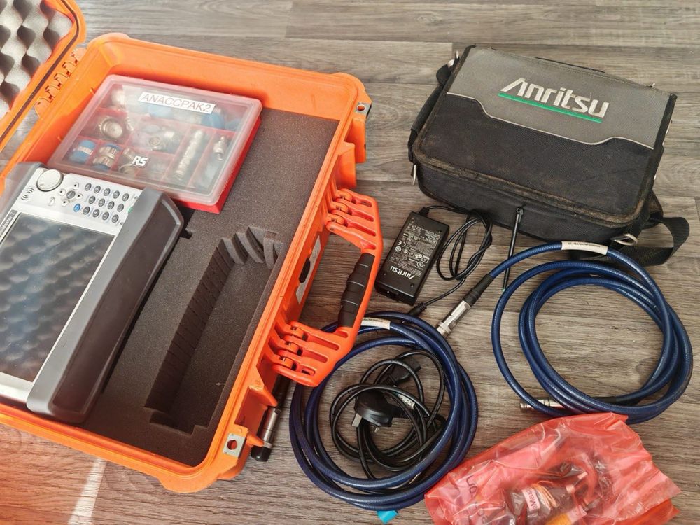 Продам Anritsu s331e Cable and Antenna Analyzer