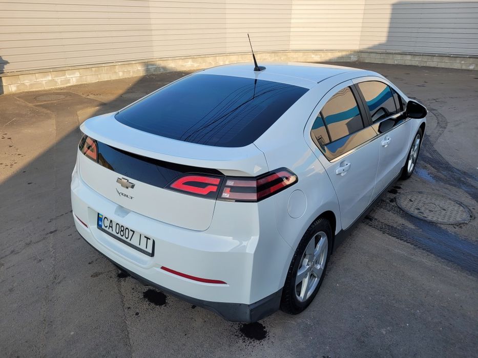Підзаряжаємий гібрид ШЕВРОЛЕ VOLT