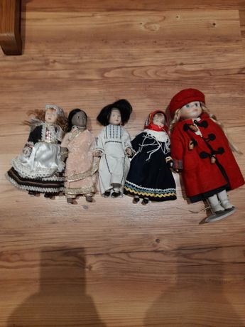 Coleção de bonecas de porcelana