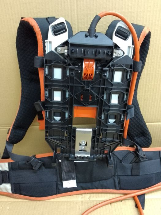 Stihl BGA 100 AR 3000 L Dmuchawa Akumulatorowa z Akumulatorem Plecakow