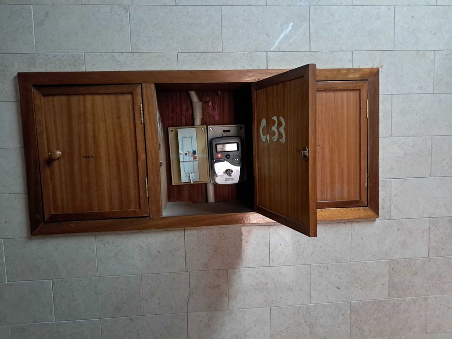 Sala/escritório com wc em Mafamude, V.N.Gaia, junto ao El Corte Inglês