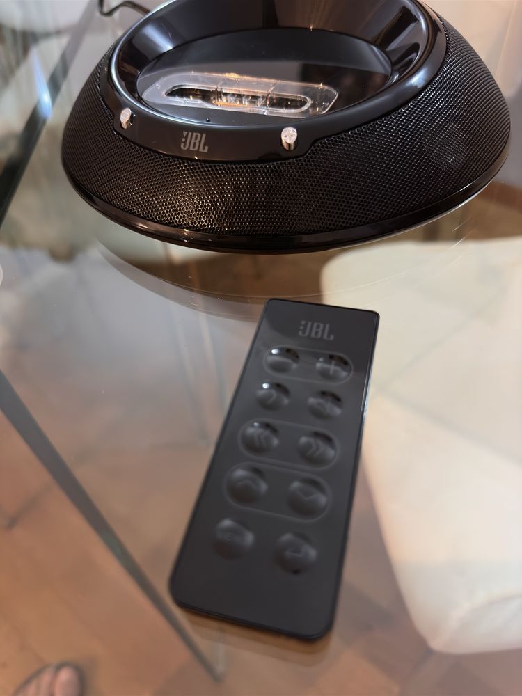 Coluna se som JBL