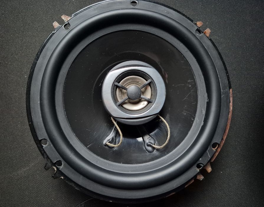 Автомобильные динамики Blaupunkt и Ultimate + подиумы и проекция