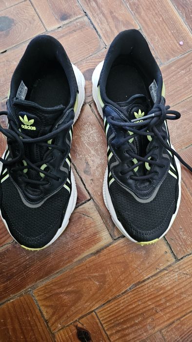 Tenis adidas ozweggo