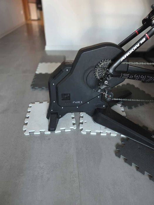 Trenażer Tacx flux smart S